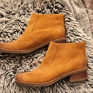Dansko Mustard Brown Suede Ankle Booties